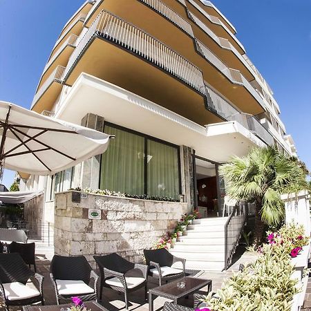 קאטוליקה Hotel Brig מראה חיצוני תמונה