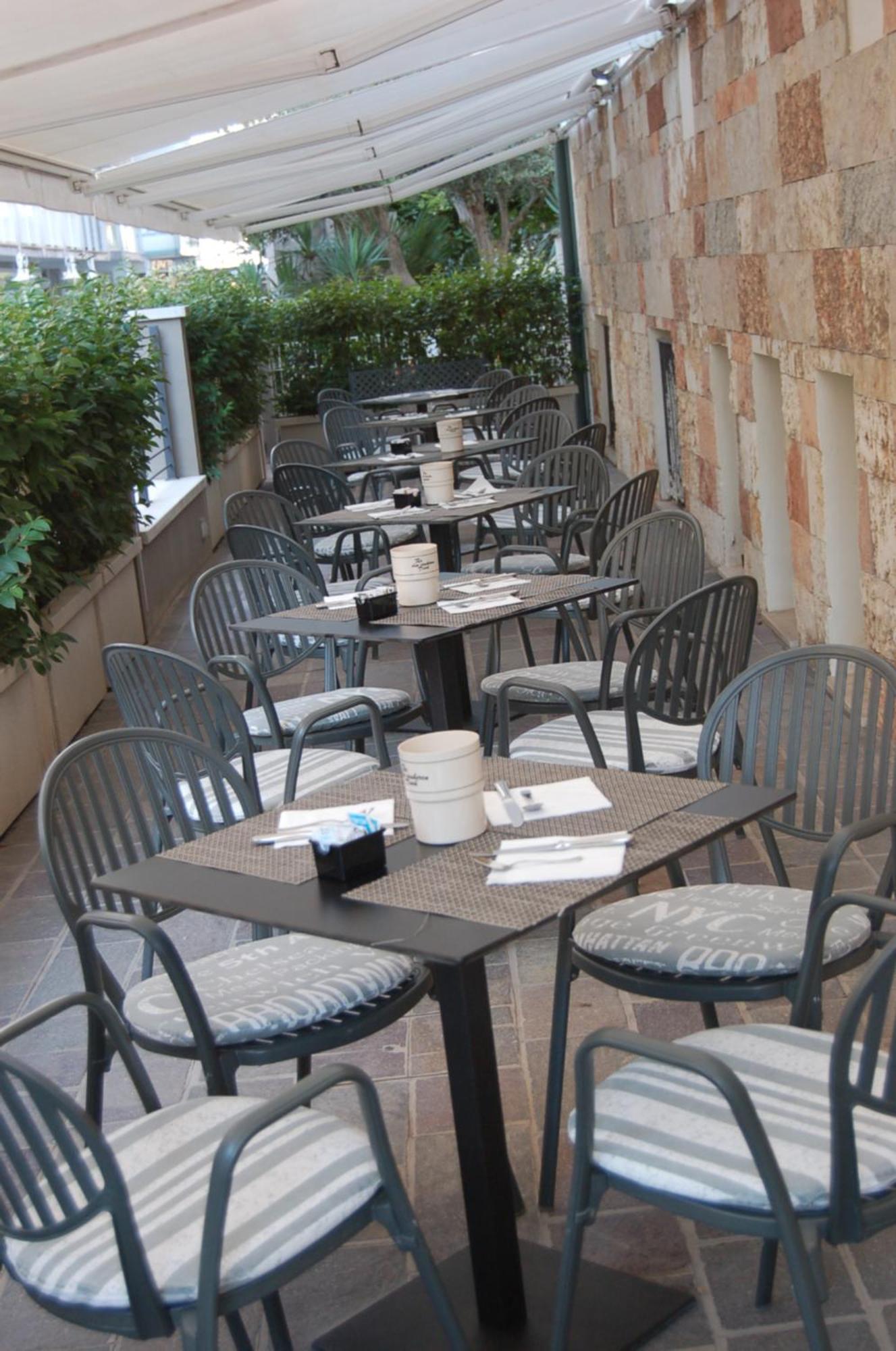 קאטוליקה Hotel Brig מראה חיצוני תמונה