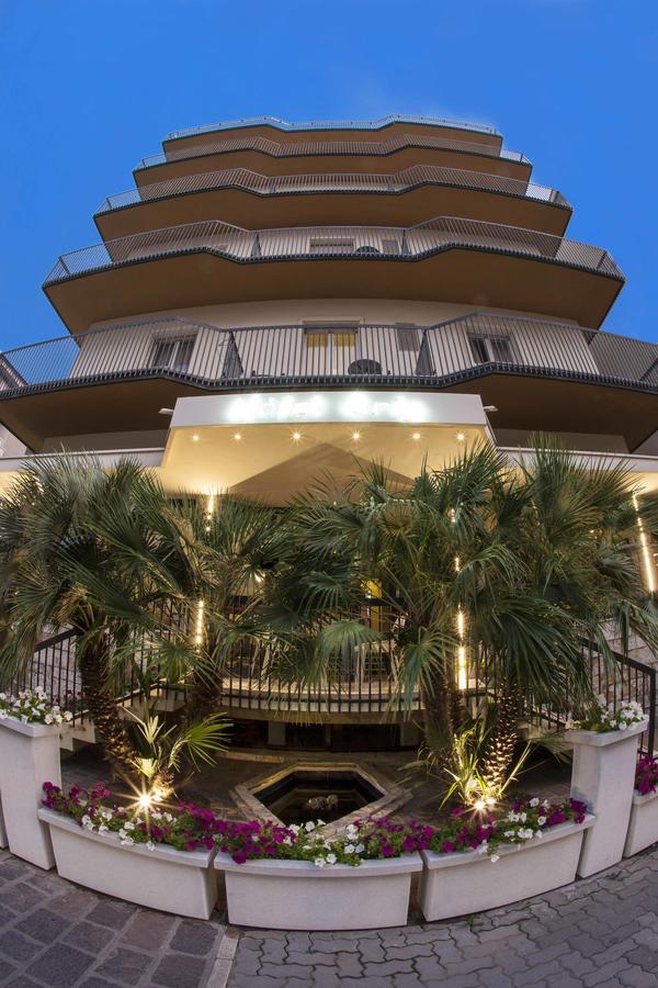 קאטוליקה Hotel Brig מראה חיצוני תמונה